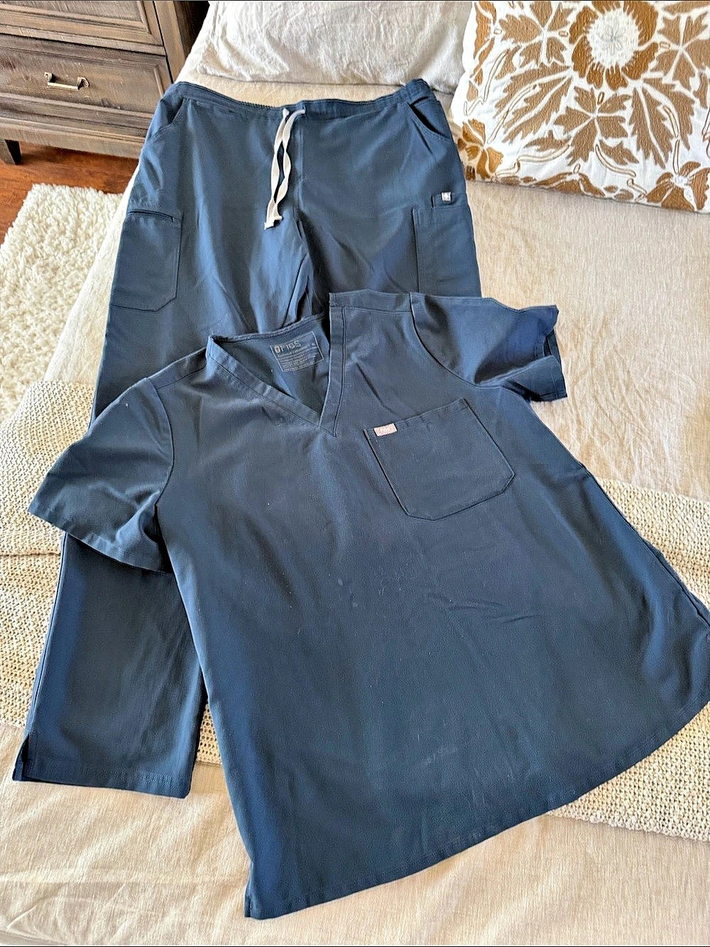 FIGS Technical Collection Scrub Top Size XL Blue